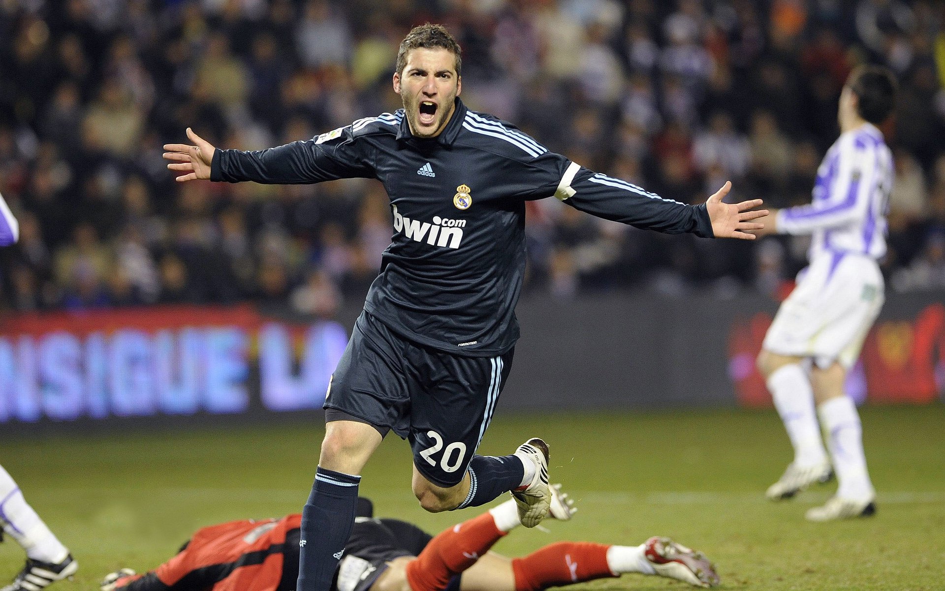 PSG球迷赛后表达遗憾,期待来年东山再起,psg esports